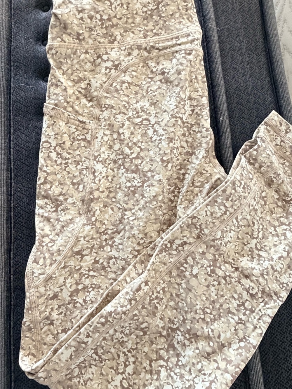 Zyia - Bentonite Ruched legging 7/8 length- size 4